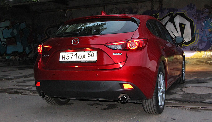 Mazda3 2014 сзади